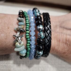 Nwot Womens Multicolor Beaded & Leather Bracelet Set